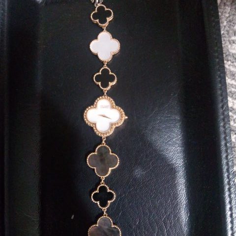 ヴァンクリーフ アーペル アルハンブラブレスウォッチ Wtyo02i9 の買取事例 梅田店 1979年創業 ブランド高価買取ギャラリーレア