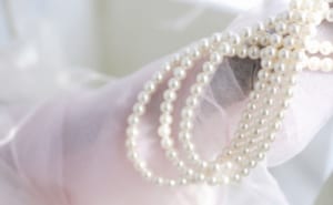真珠（パール）のアクセサリーを美しく保つ！真珠のお手入れ・保管方法