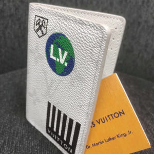 ルイ・ヴィトン(LOUIS VUITTON)の限定カードケース！