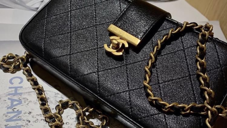 宜しくお願い致しますCHANEL シャネル　チェーンウォレット　財布