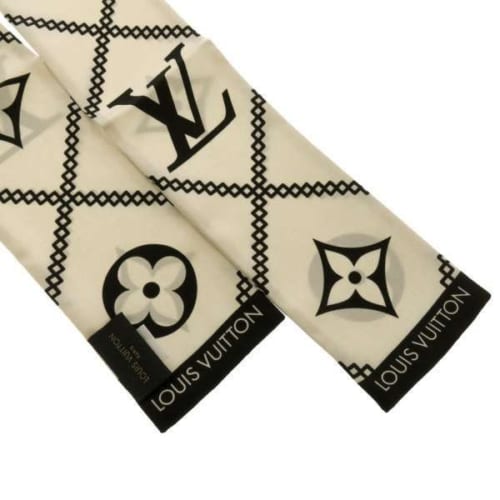 ルイ・ヴィトン（LOUIS VUITTON）スカーフの巻き方や人気10選を紹介！