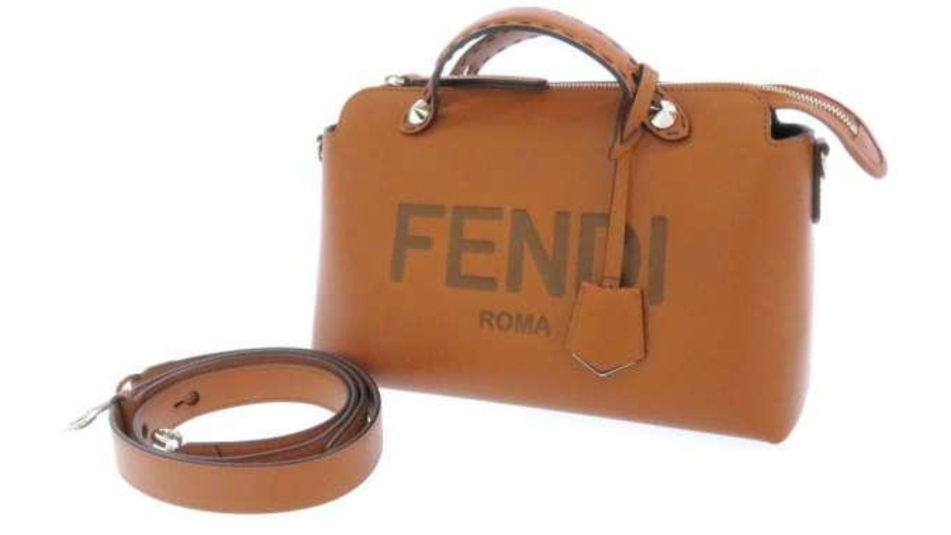 未使用　FENDI バッグ　マチたっぷり