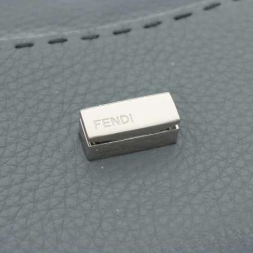 FENDI（フェンディ）のカーフレザーの財布