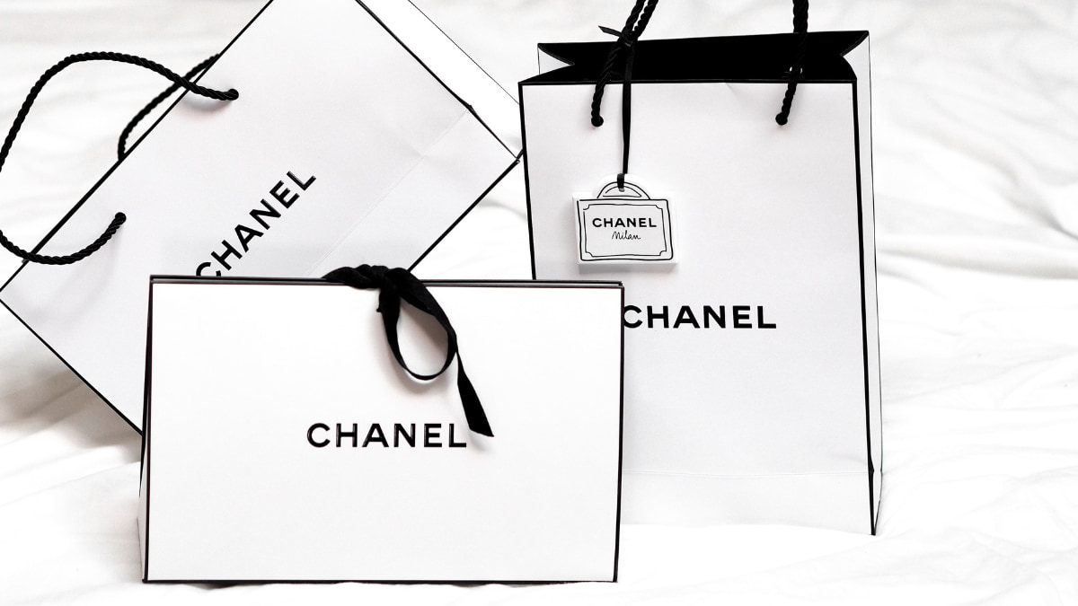 シャネル(CHANEL)の人気のノベルティ10選！もらう方法や買い取ってくれるお店もご紹介！