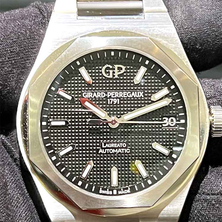 ジラールペルゴ ロレアート 42mm 50周年記念モデル ブラック文字盤 SS 81010-11-634-11A