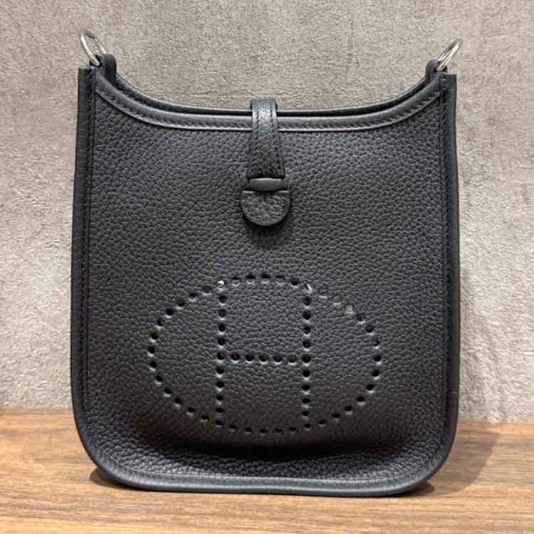 エルメス エブリンTPM 黒 トリヨンクレマンス シルバー金具 W刻印