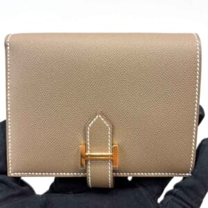 エルメス ベアンコンパクト エトゥープ エプソン ゴールド金具 W刻印