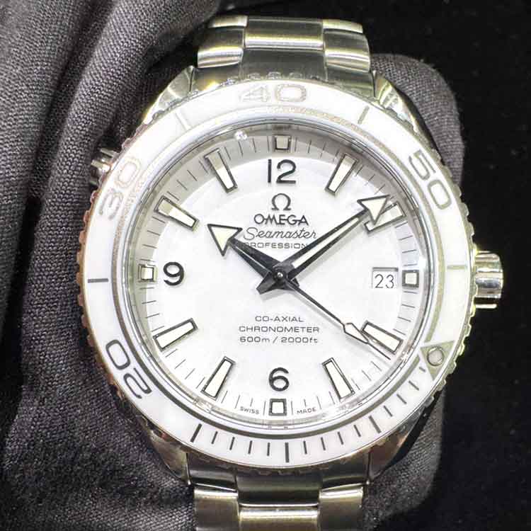 オメガ シーマスター プラネットオーシャン 42mm ホワイト文字盤 SS 232.30.42.21.04.001