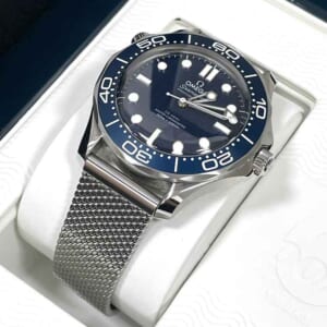 オメガ シーマスター ダイバー300 007 ボンド映画60周年記念 42mm ブルー SS 210.30.42.20.03.002