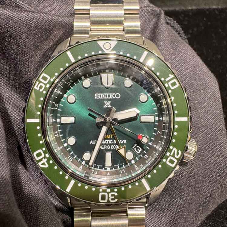 セイコー プロスペックス GMT 42mm グリーン文字盤 SS SBEJ009