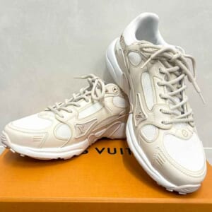 ルイ・ヴィトン モノグラム LV オリンピア スニーカー 37 デュンヌベージュ パテント 1AHOL3
