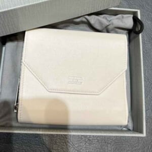 バレンシアガ エンベロープ コンパクトウォレット 白 レザー シルバー金具 753762