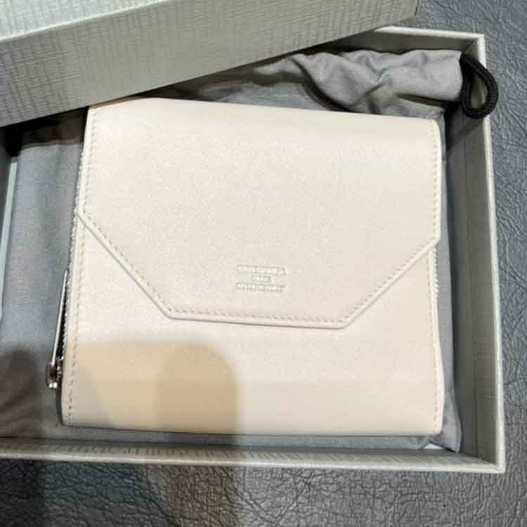 バレンシアガ エンベロープ コンパクトウォレット 白 レザー シルバー金具 753762