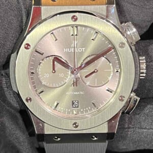 ウブロ クラシック・フュージョン クロノグラフ 42mm グレー文字盤 Ti/ラバー 541.NX.7070.RX