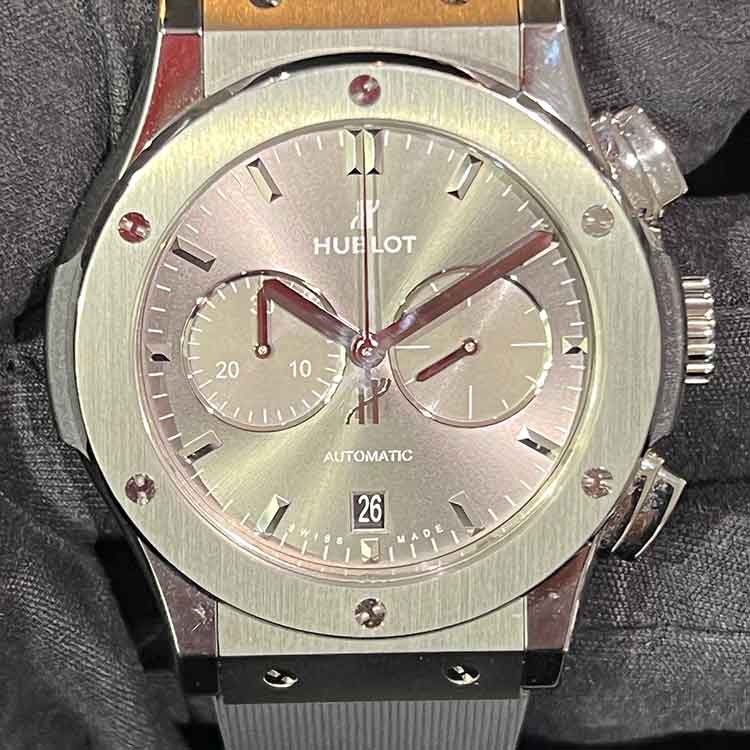 ウブロ クラシック・フュージョン クロノグラフ 42mm グレー文字盤 Ti/ラバー 541.NX.7070.RX