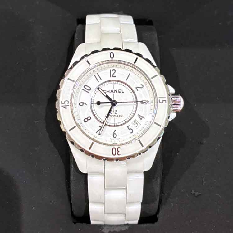 シャネル J12 38mm ホワイト SE H0970