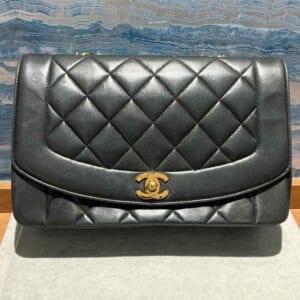 シャネル マトラッセ25 ダイアナ シングルフラップ チェーンショルダーバッグ 黒 ラムスキン ゴールド金具 2番