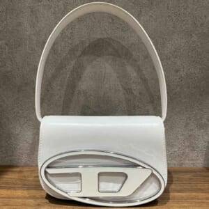 ディーゼル クロスボディバッグ ショルダーバッグ 白 レザー シルバー金具 X08396 PR818