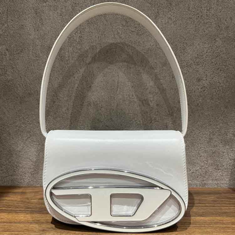 ディーゼル クロスボディバッグ ショルダーバッグ 白 レザー シルバー金具 X08396 PR818