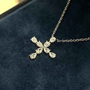 ハリー・ウィンストン シンボルズ ペアシェイプ ミニクロス ペンダント ネックレス Pt950 PEDPREMCPM