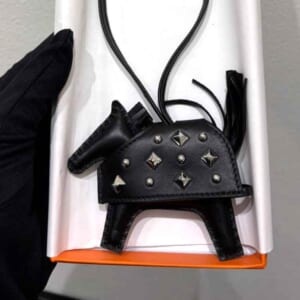 エルメス ロデオ ロックPM 黒 ラムスキン K刻印