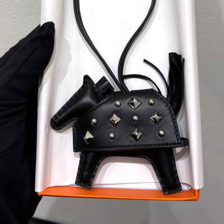 エルメス ロデオ ロックPM 黒 ラムスキン K刻印