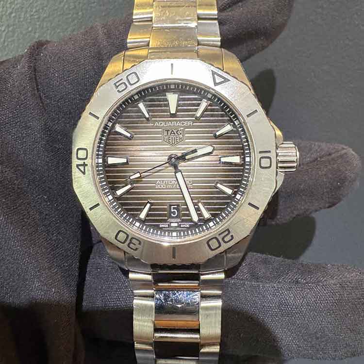 タグ・ホイヤー アクアレーサー プロフェッショナル 40mm ブラック文字盤 SS WBP2110.BA0627