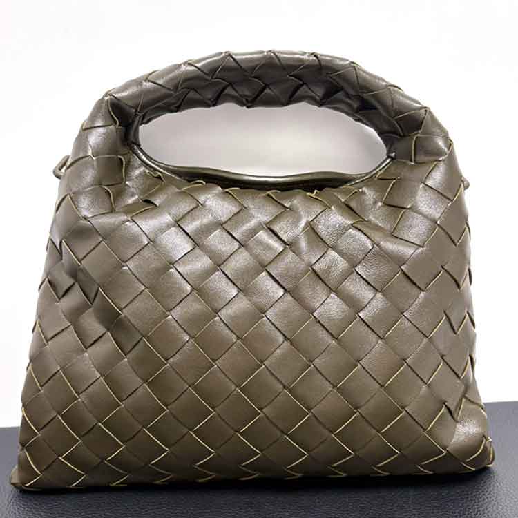 ボッテガ・ヴェネタ イントレチャート ミニ ホップ 2WAYショルダーバッグ カーキ ゴールド金具 777586