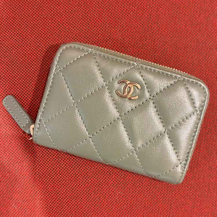 シャネル マトラッセ クラシック ジップコインパース カーキ ラムスキン ゴールド金具 AP0216