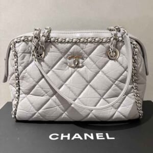 シャネル ラグジュアリーライン チェーンショルダーバッグ ライトグレー カーフスキン シルバー金具 30番