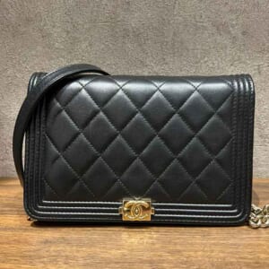 シャネル ボーイシャネル チェーンウォレット 黒 ラムスキン ゴールド金具 26番