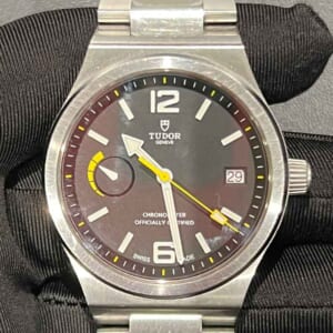 チューダー ノースフラッグ パワーリザーブ 40mm ブラック文字盤 SS 91210N