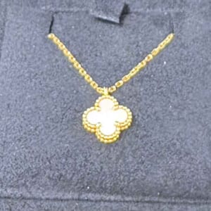 ヴァン クリーフ&アーペル スウィート アルハンブラ ペンダント マザーオブパール K18イエローゴールド VCARF69100