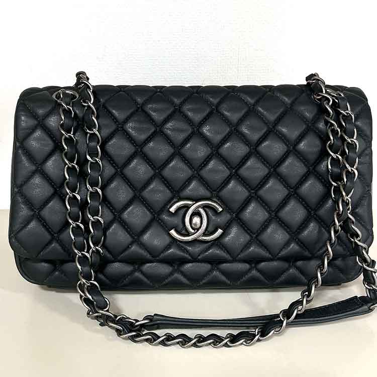 シャネル マトラッセ シングルフラップ Wチェーンショルダーバッグ 黒 レザー アンティークシルバー金具