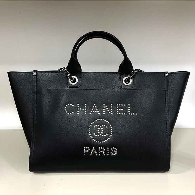 シャネル ドーヴィル トートバッグ スタッズラージ 黒 キャビアスキン シルバー金具 A57067