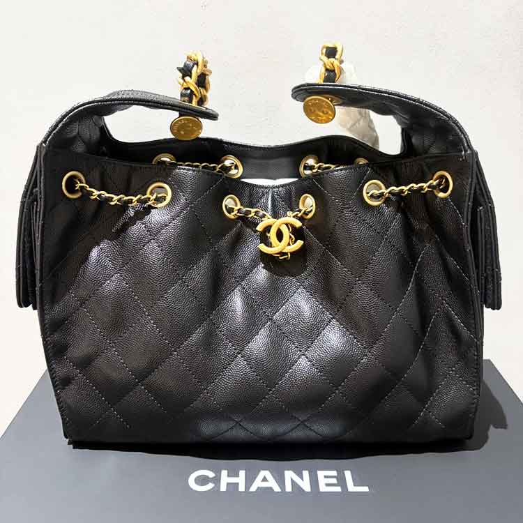 シャネル シャネル25 チェーンショルダーバッグ スモール 黒 キャビアスキン アンティークゴールド金具 AS5293