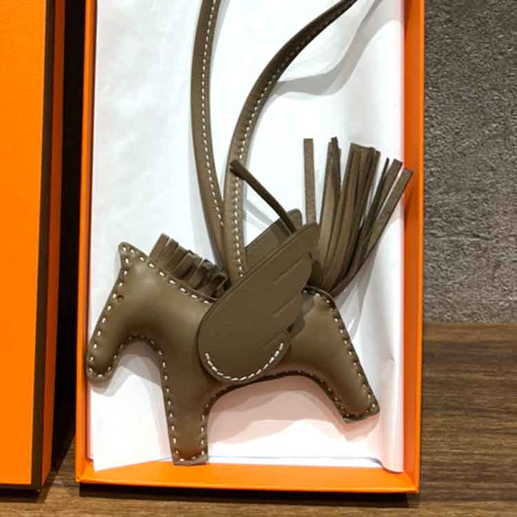 エルメス ロデオ ペガサスPM エトゥープ ラムスキン K刻印