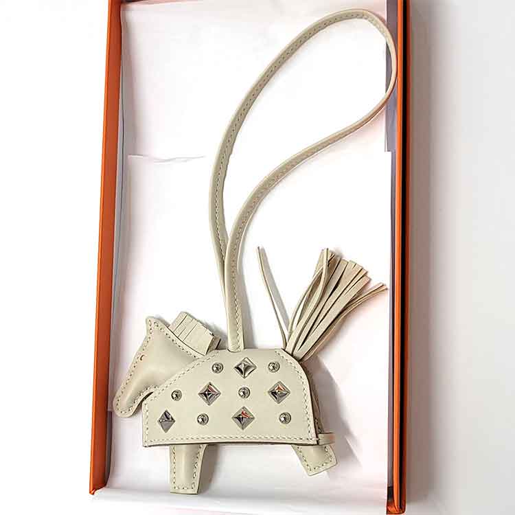 エルメス ロデオ ロックPM クレ ラムスキン シルバー金具 K刻印