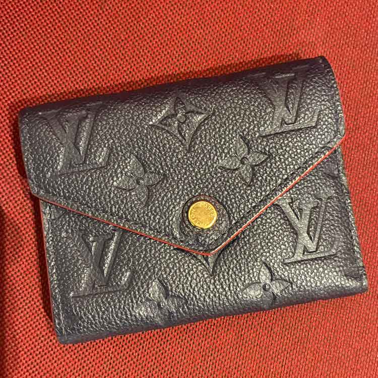 ルイ・ヴィトン モノグラム・アンプラント ポルトフォイユ・ヴィクトリーヌ マリーヌルージュゴールド金具 M64577