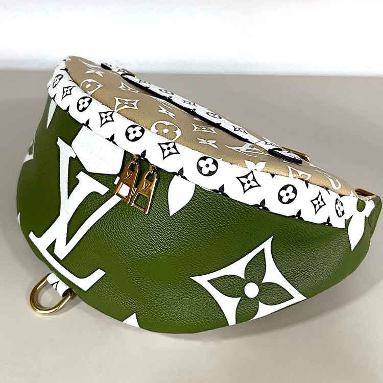 ルイ・ヴィトン モノグラム・ジャイアント バムバッグ カーキ/ホワイト M44611