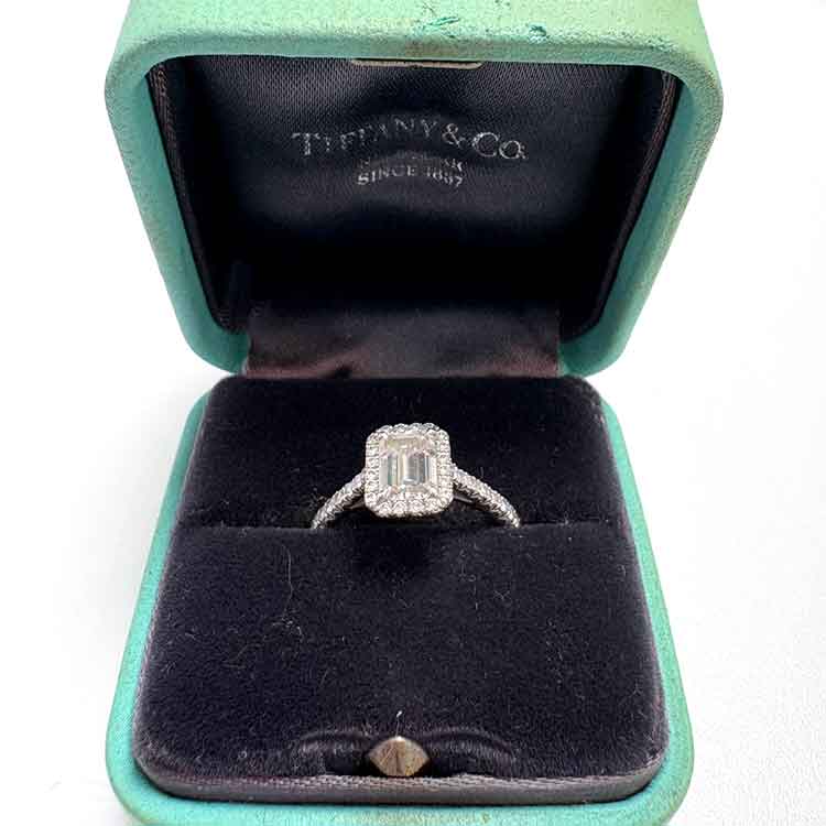 ティファニー ソレスト エメラルドカット ダイヤ リング 11 ダイヤ0.88ct D/VVS2/EX/NONE Pt950