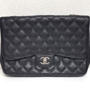 シャネル マトラッセ30 シングルフラップ チェーンショルダーバッグ 黒 キャビアスキン シルバー金具 A28600