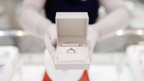 本物の金を見分ける方法やポイント、偽物の金の特徴を徹底解説