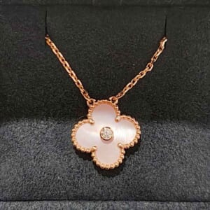 ヴァン クリーフ&アーペル ヴィンテージ アルハンブラ ペンダント ピンクマザーオブパール/K18ピンクゴールド 2025年ホリデーコレクション