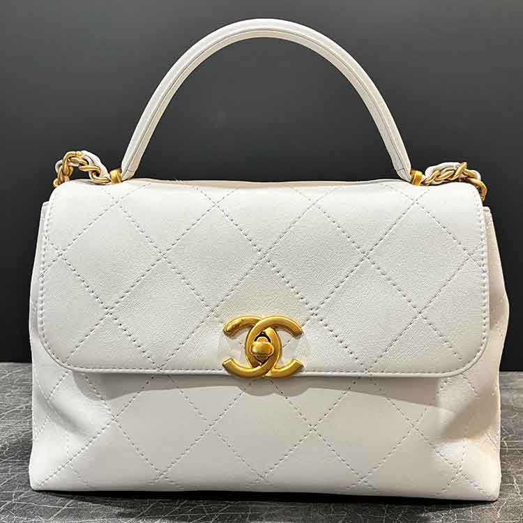シャネル マトラッセ 2wayハンドバッグ 白 カーフレザー アンティークゴールド金具 ランダムプレート