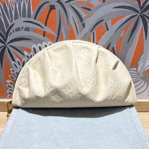 ルイ・ヴィトン モノグラム・ベージュ ギョーザ・ポーチ カウハイドレザー ゴールド金具