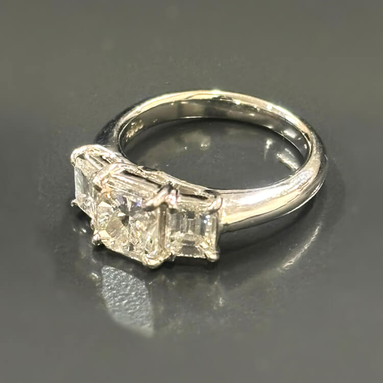 ダイヤモンド デザイン リング