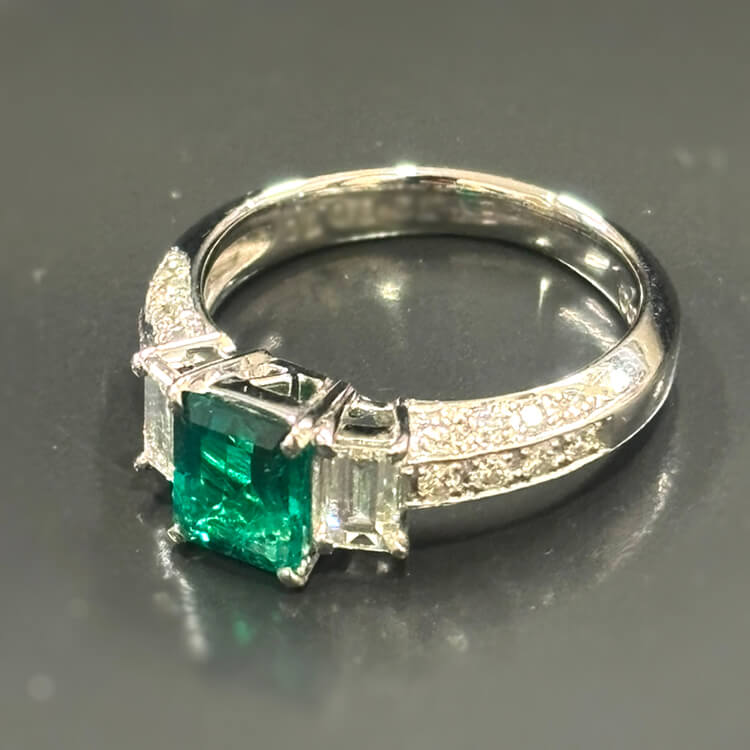 エメラルド×ダイヤモンドリング