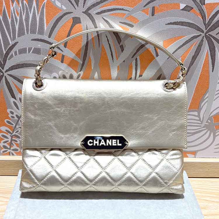 シャネル マトラッセ チェーンショルダーバッグ ゴールド レザー ゴールド金具 23番