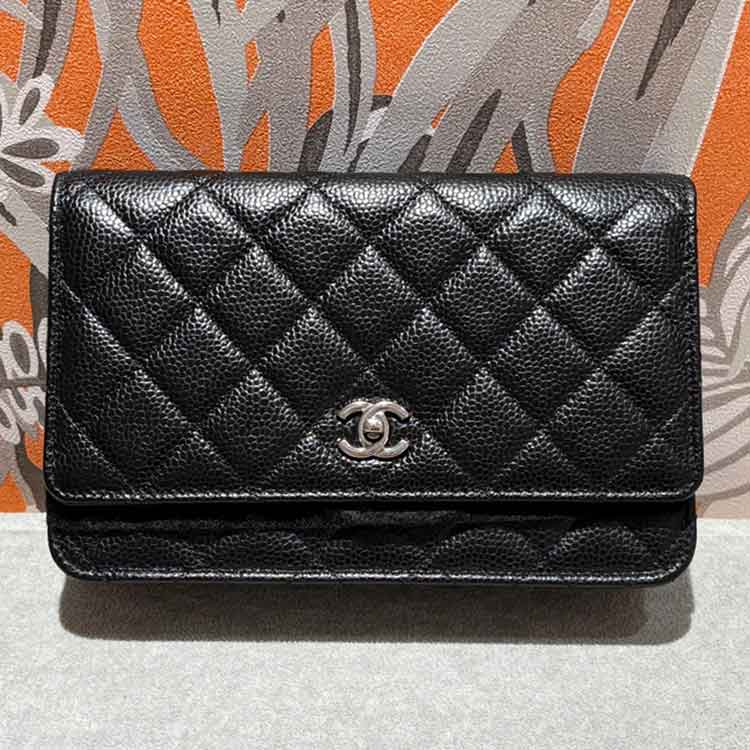シャネル マトラッセ ターンロック チェーンウォレット 黒 キャビアスキン シルバー金具